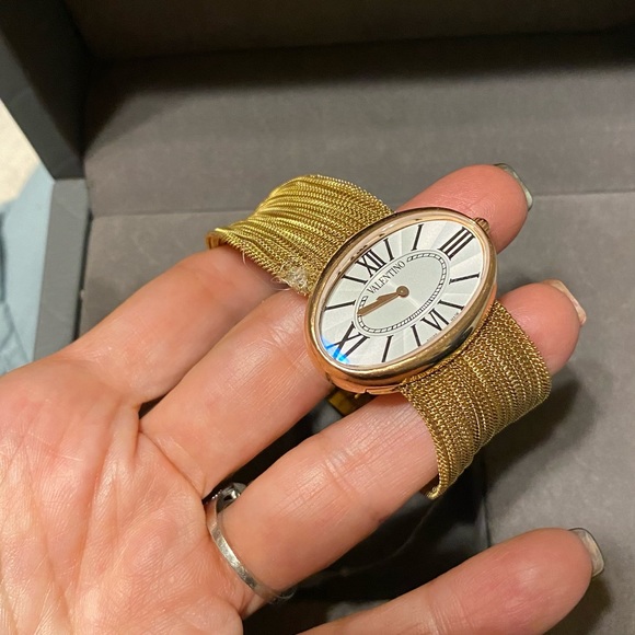 Woman’s Watch - Picture 3 of 14